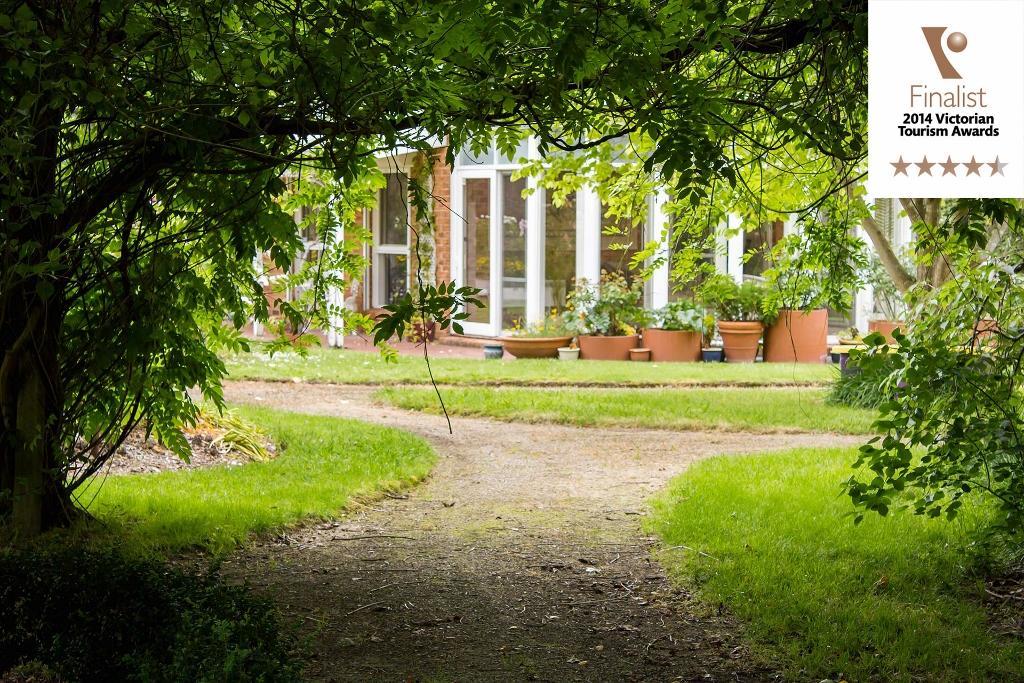 Lakeside Cottage Luxury B&B Mount Dandenong Zewnętrze zdjęcie